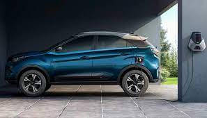 Read more about the article 5 EVs to Watch Out for in 2022