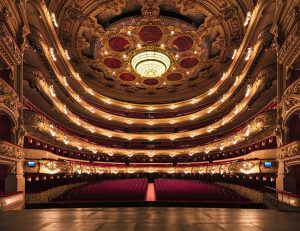Read more about the article 8 Stage Photography Tips Concerts, Theater Productions, and More
